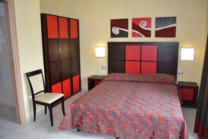 Room 4 of 50