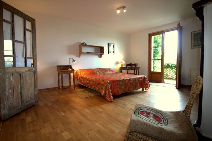 Room 4 of 11