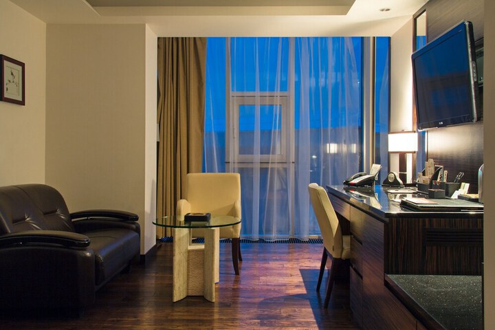 Room 9 of 39