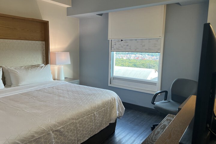 Room 13 of 113