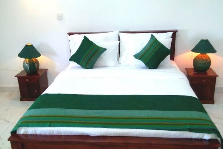 Room 5 of 28