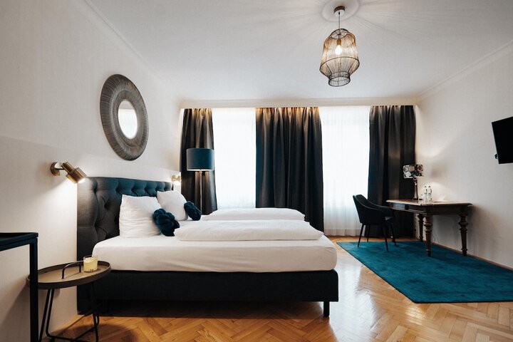 Room 10 of 50