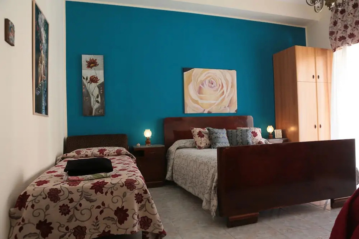 Room 2 of 9