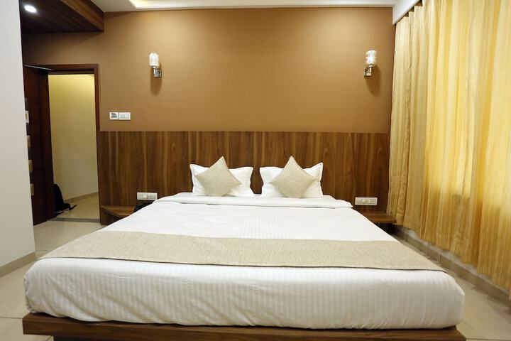 Room 10 of 19