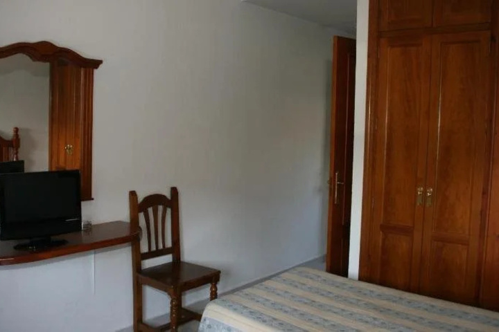 Room 3 of 16
