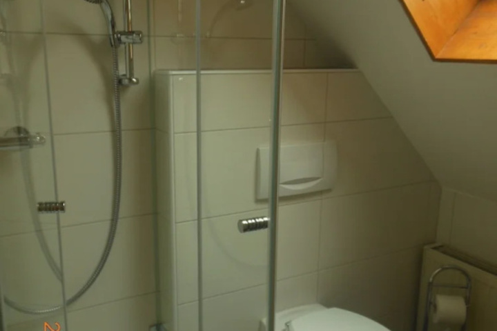 Room 8 of 8