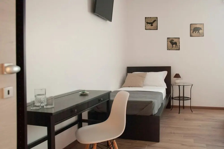 Room 8 of 20