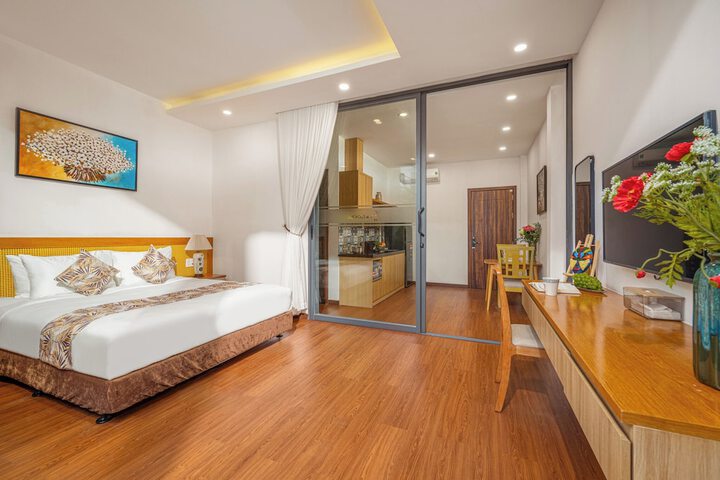 Room 16 of 37