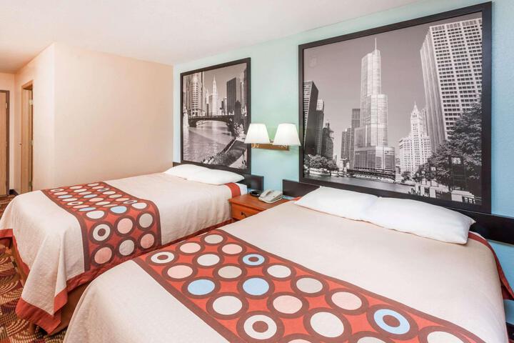 1 Queen Bed (8 of 15)