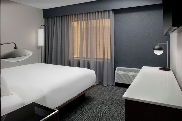 Room 16 of 48