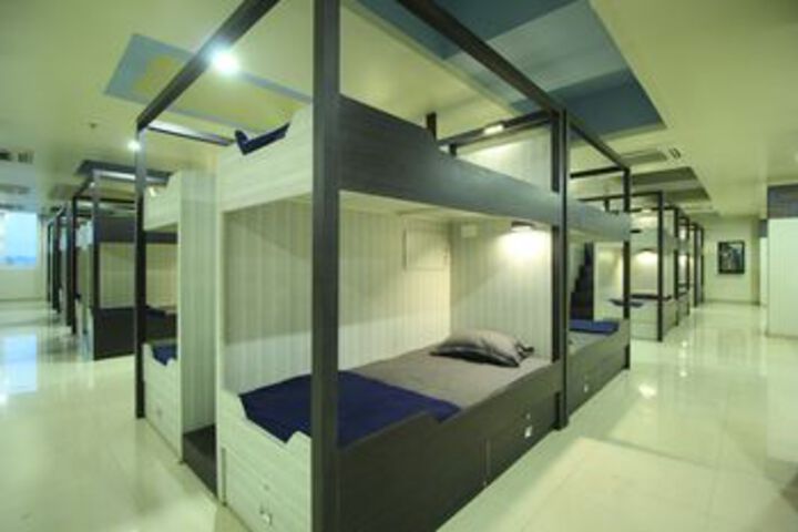 Room 14 of 30