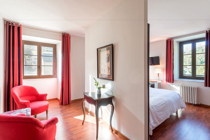 Room 6 of 32