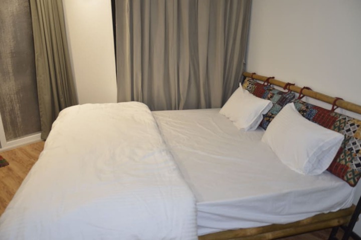 Room 2 of 28