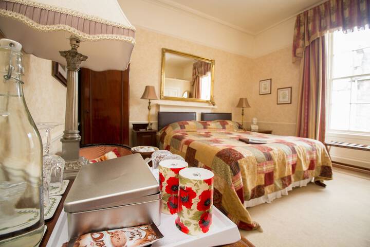Room 8 of 40
