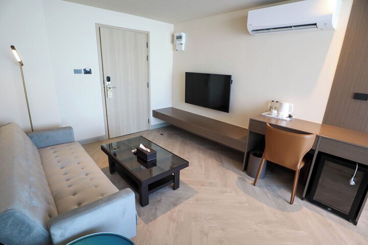 Room 63 of 103