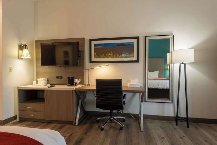 Room 76 of 132