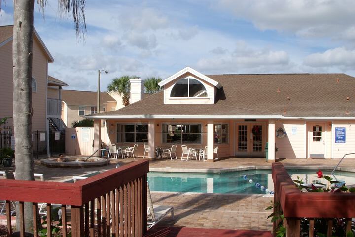 Pool 28 of 40