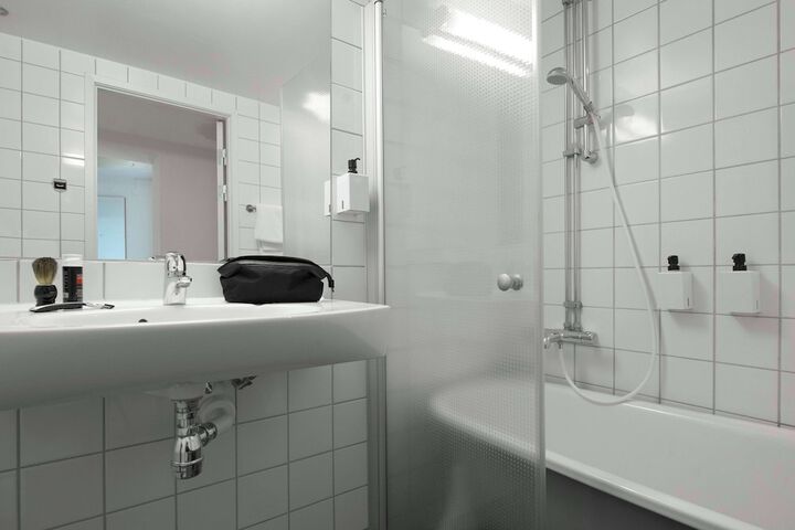 Room 21 of 65