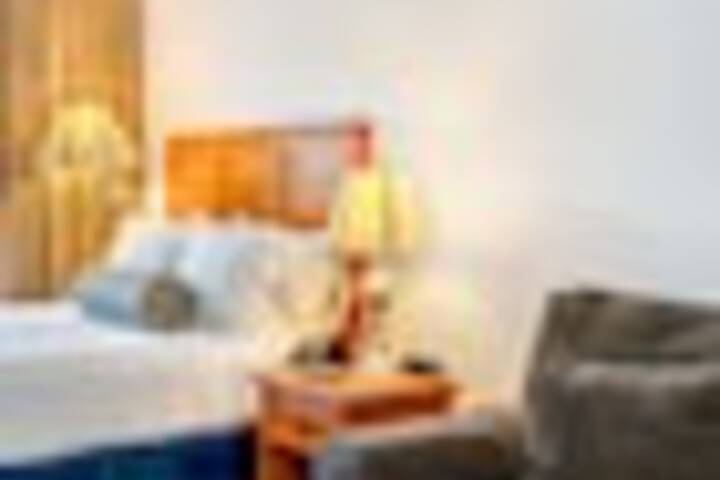 Room 128 of 549