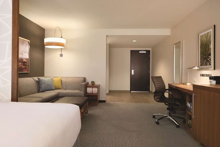 Room 13 of 64