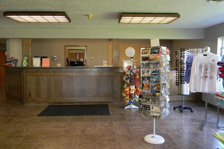 Gift Shop 19 of 38