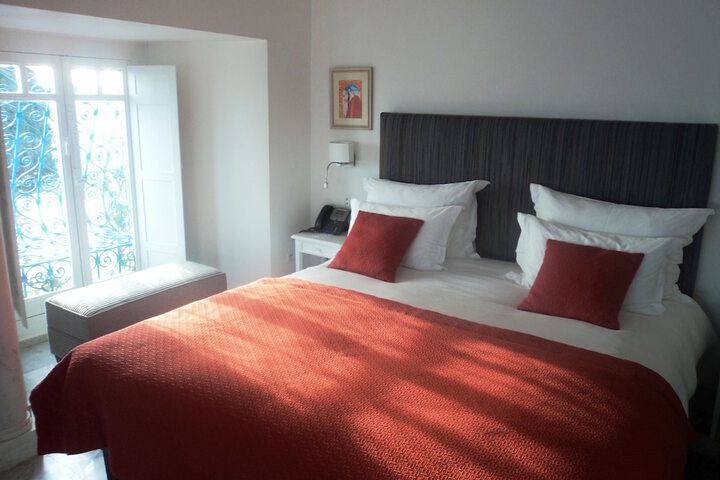 Room 3 of 65