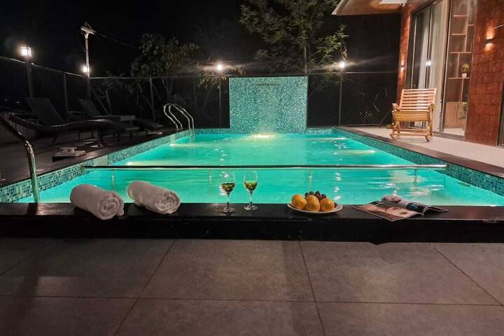 Pool 18 of 29