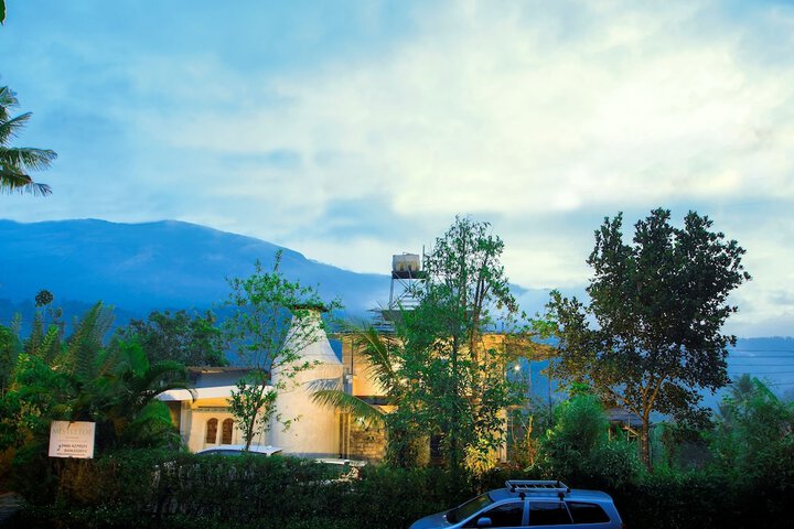 Hotel Exterior 46 of 52