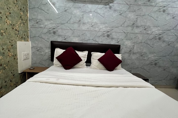 Room 18 of 26