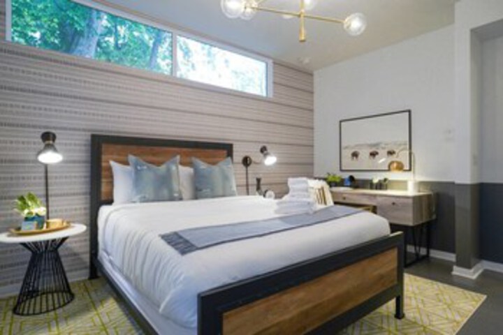 Room 26 of 28