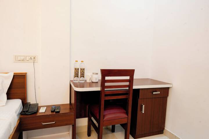 Room 8 of 38