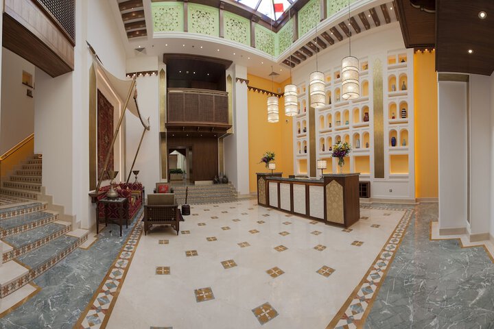 Check-in/check-out kiosk