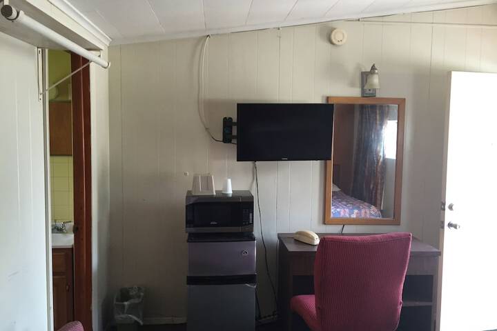 1 Double Bed (2 of 4)