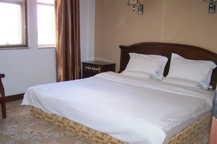 Room 3 of 15