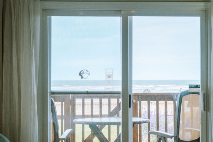 Beach/ocean view