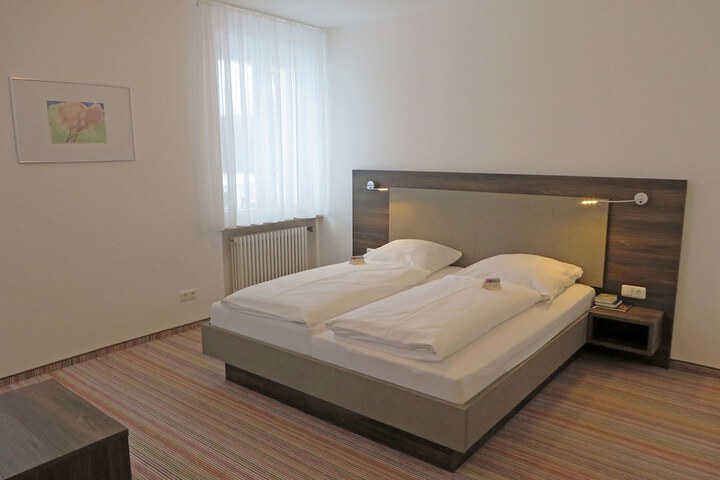 Room 12 of 44