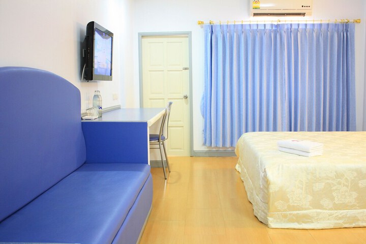 Room 7 of 19