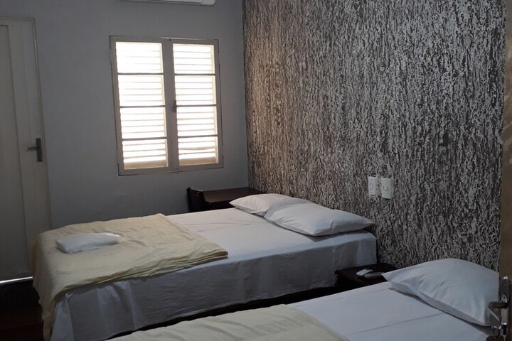Room 8 of 98