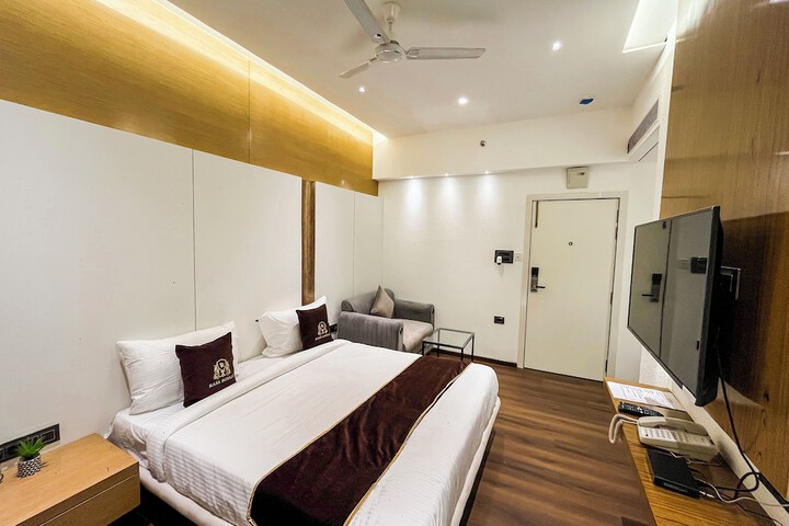 Room 3 of 6