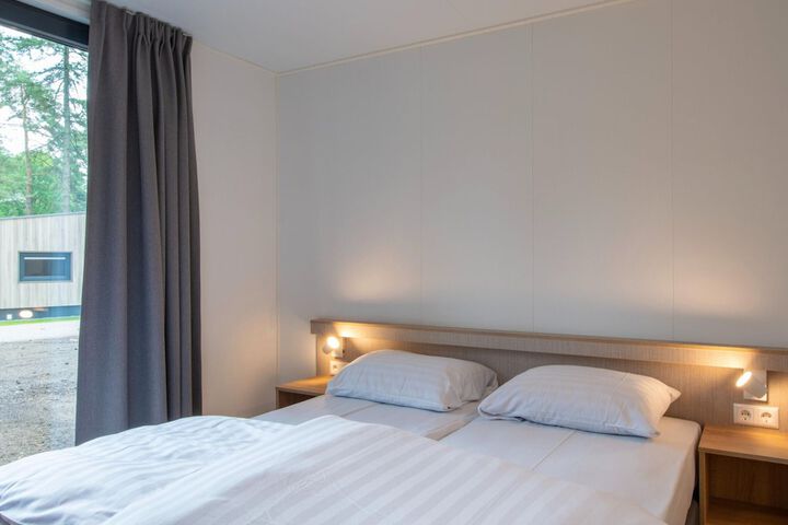 Room 2 of 25