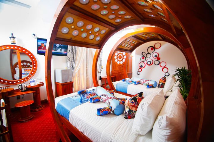Room 57 of 230