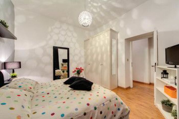 Room 35 of 330