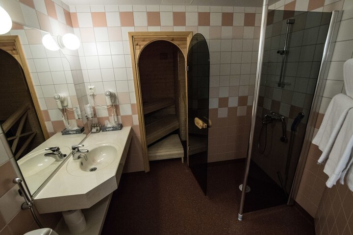 Room 21 of 51