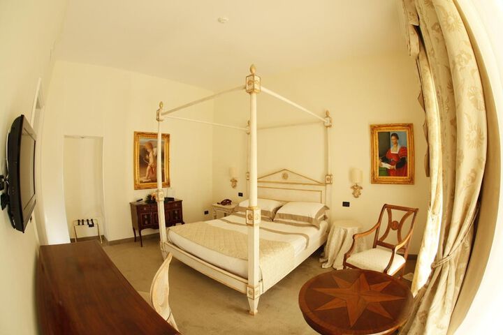 Room 20 of 61
