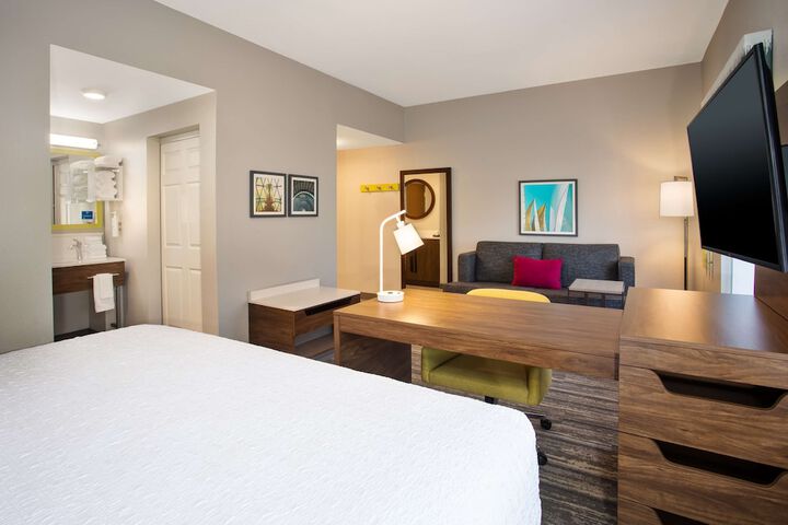 1 King Bed (7 of 18)