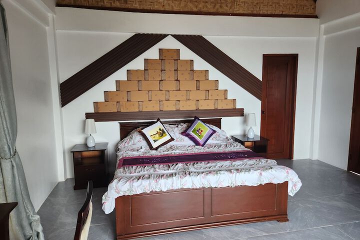 Room 33 of 71