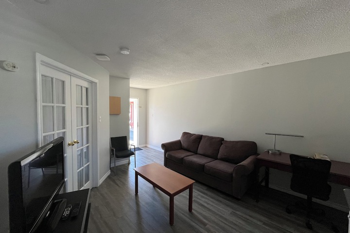 Room 33 of 118