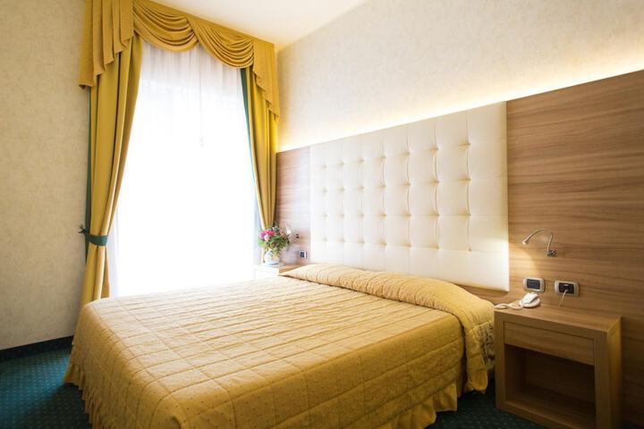 Room 17 of 62