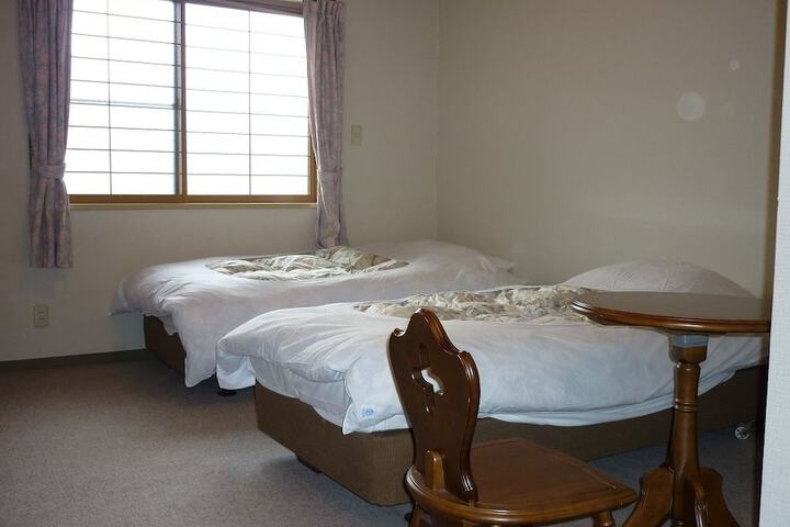 Room 4 of 53