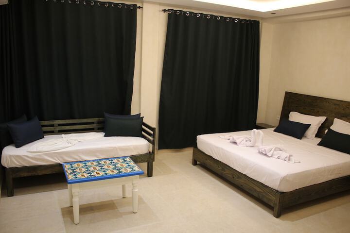 Room 16 of 153
